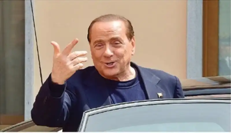 SILVIO BERLUSCONI ALLUSCITA DALLA SACRA FAMIGLIA DI CESANO BOSCONE 