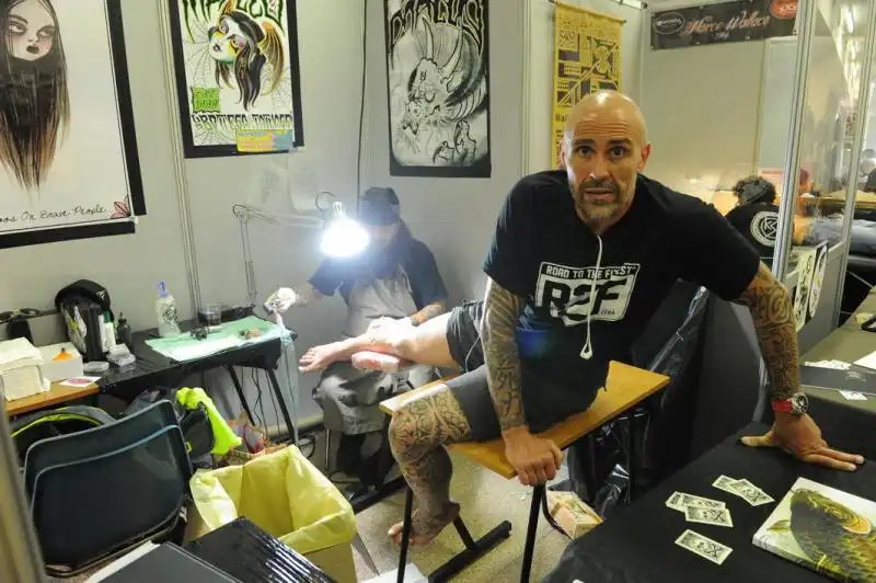 Tatuaggio in corso 