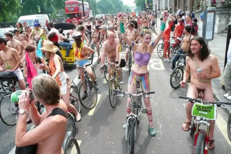 World Naked Bike Ride per i trasporti a emissioni zero 