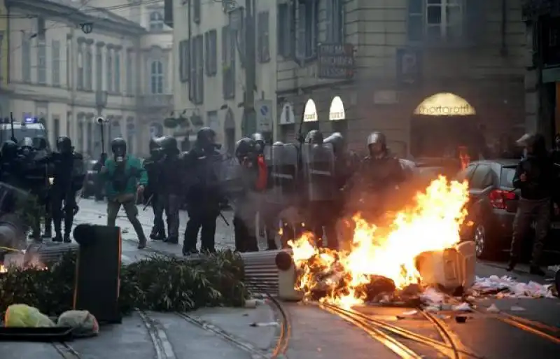 expo  milano messa a ferro e fuoco 3