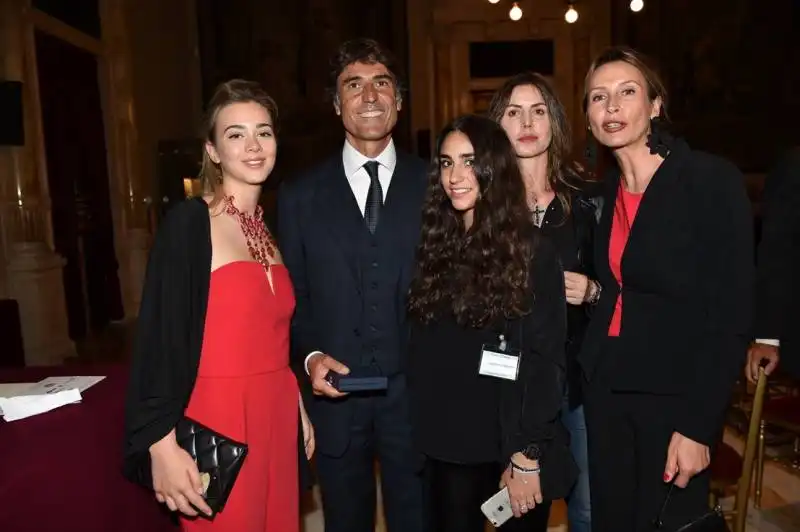 federico coccia con la moglie alba  le figlie ginevra e alessandra e la sorella