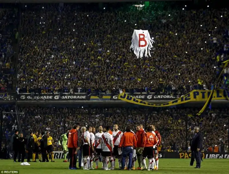 gas urticanti durante boca juniors   river plate  11