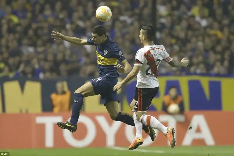 gas urticanti durante boca juniors   river plate  9