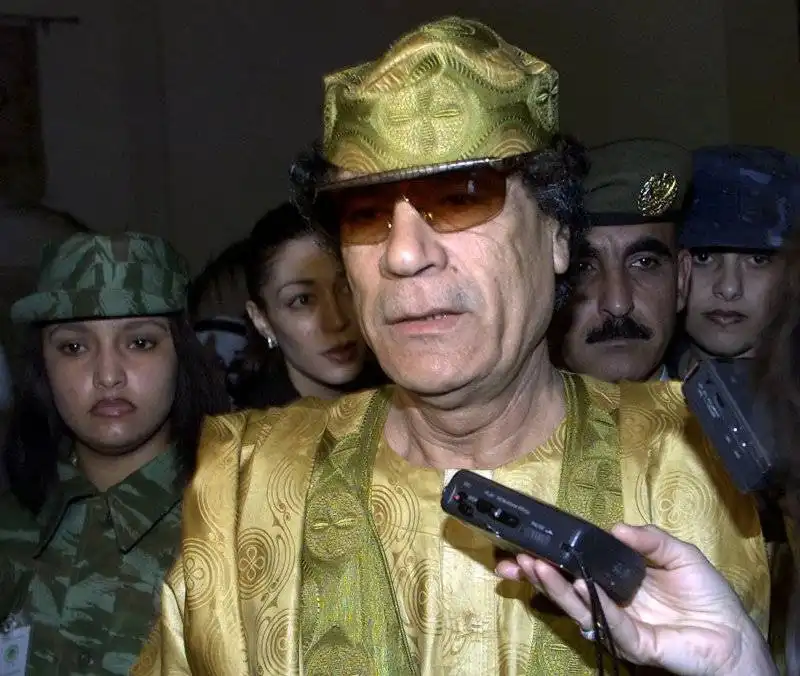 gheddafi occhiale