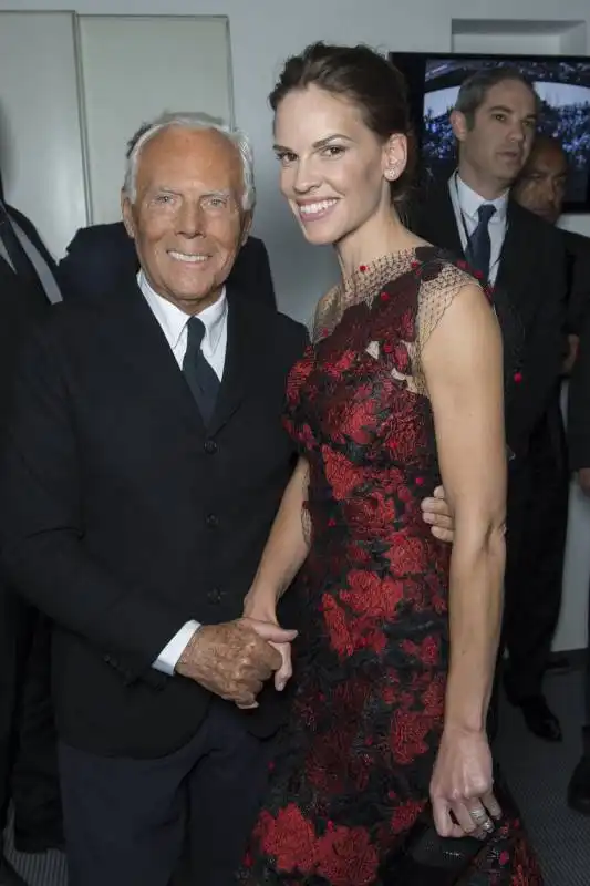 giorgio armani e hilary swank