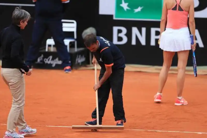 INTERNAZIONALI DI TENNIS A ROMA - IL CAMPO PIENO DI BUCHE