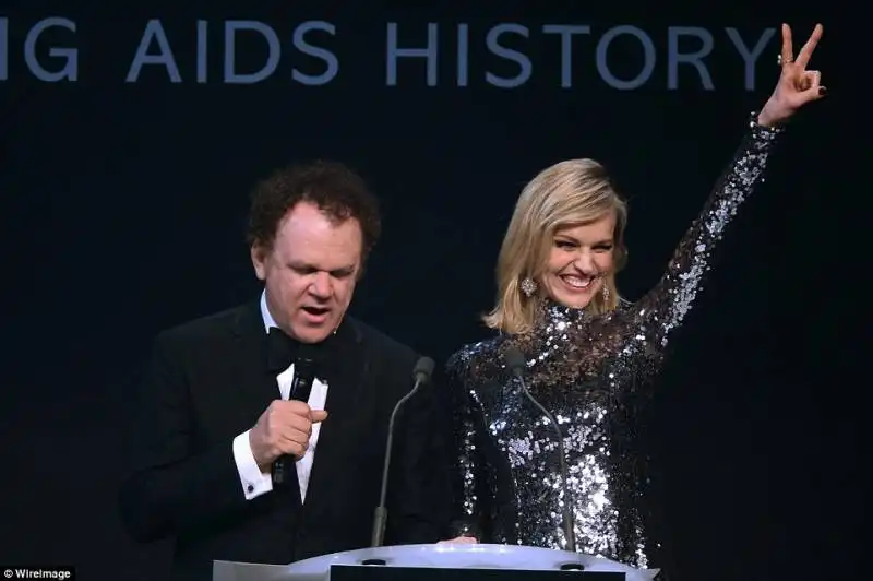 l'attore john c. reilly e eva herzigova