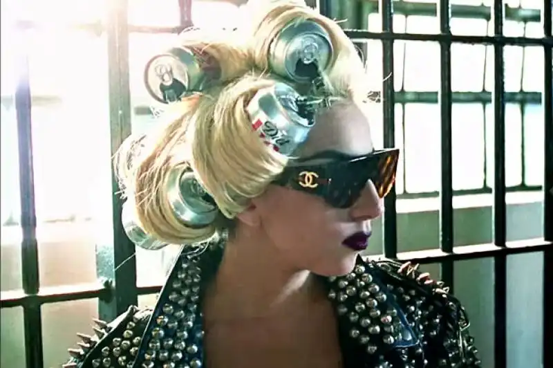 lady gaga in telephone