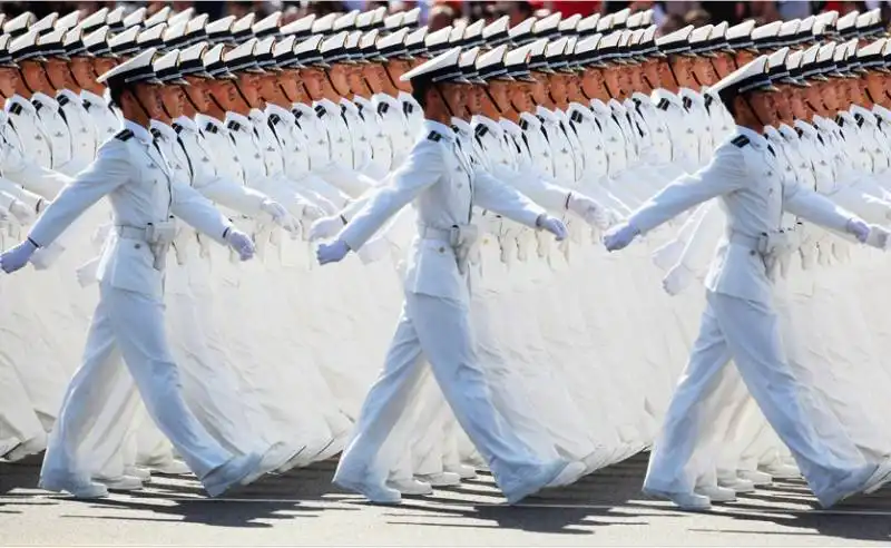 marinai a piazza tiananmen