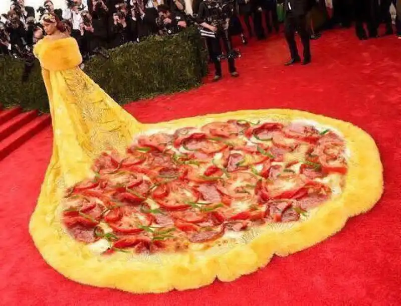 rihanna meme pizza