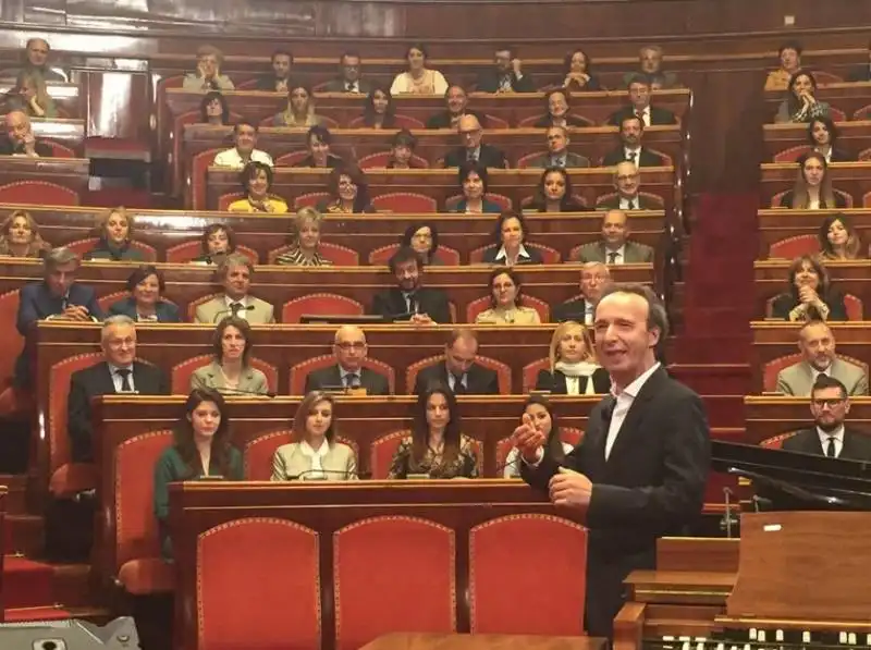 roberto benigni in senato