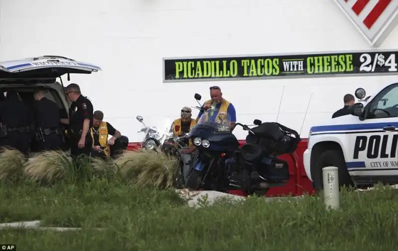 scontro tra bikers in texas  18