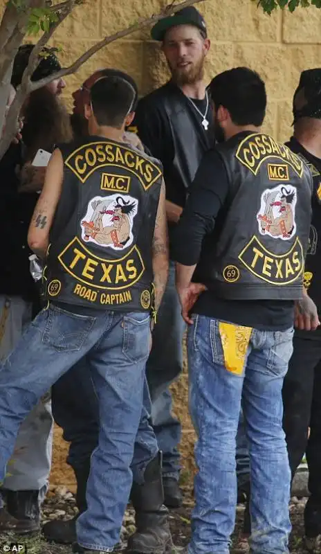 scontro tra bikers in texas  9