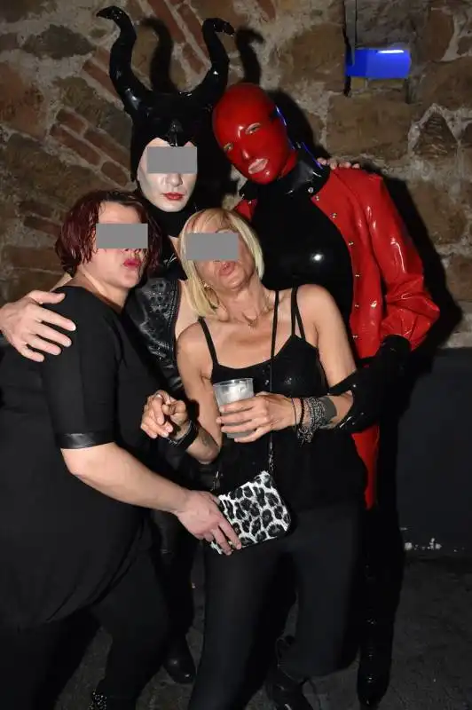 serata fetish  8