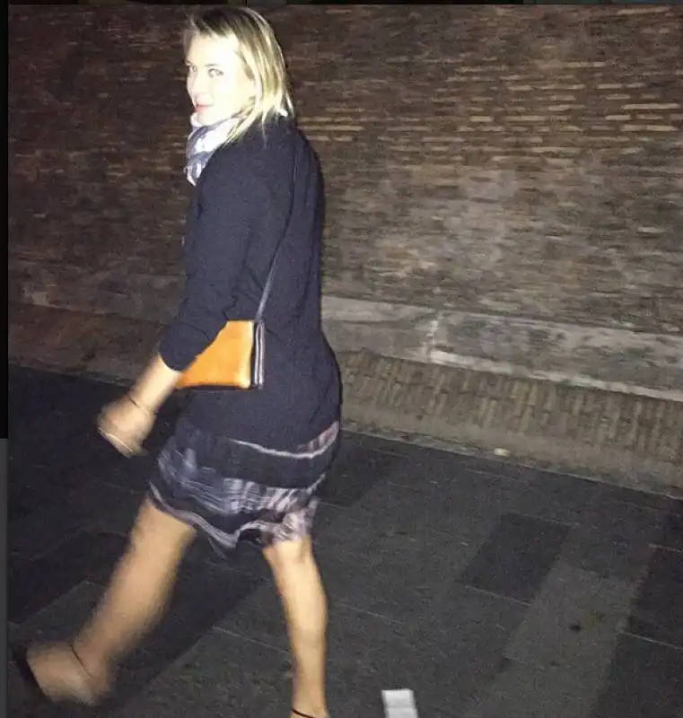 SHARAPOVA A SPASSO PER ROMA