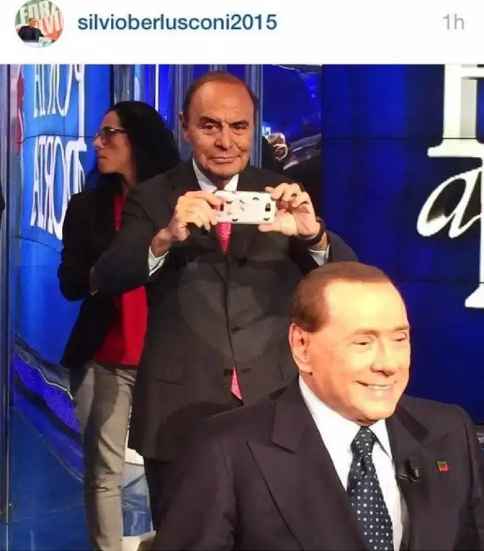 silvio berlusconi fotografato da bruno vespa 