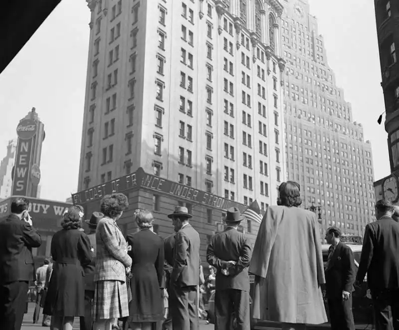 times square, d day, 1944