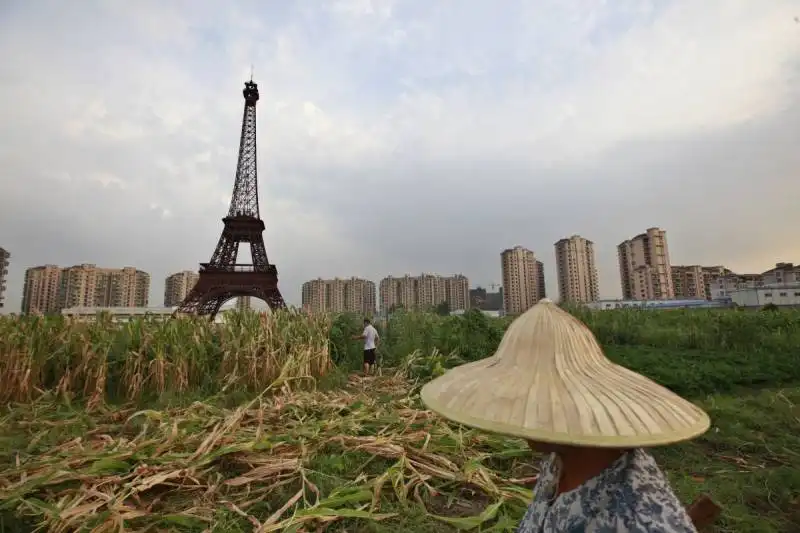 torre eiffel in cina