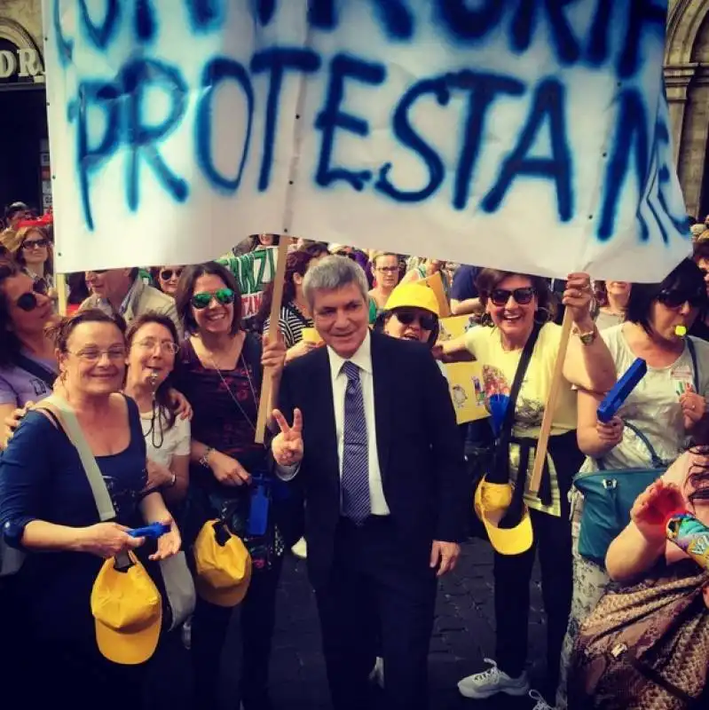 vendola alla manifestazione contro la riforma della scuola