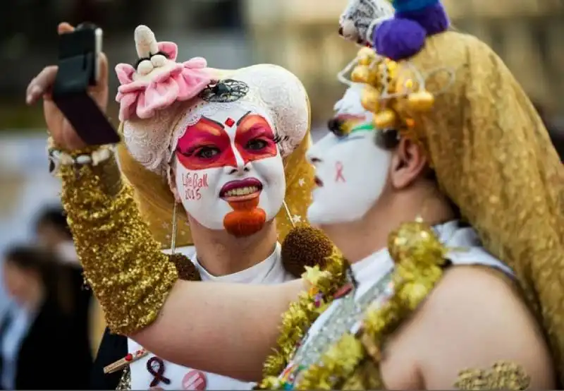 vienna   serata di raccolta fondi per la ricerca sull aids  7