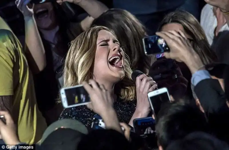 adele canta all arena di verona  3