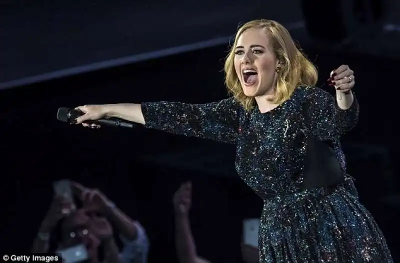 adele canta all arena di verona  4