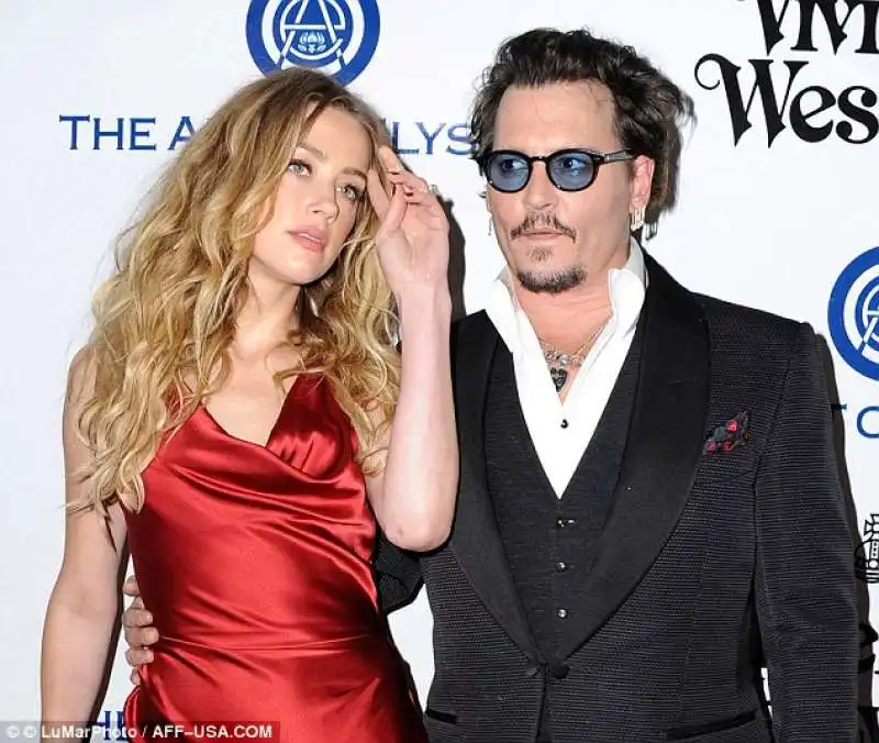 amber e depp sposi per meno di quindici mesi