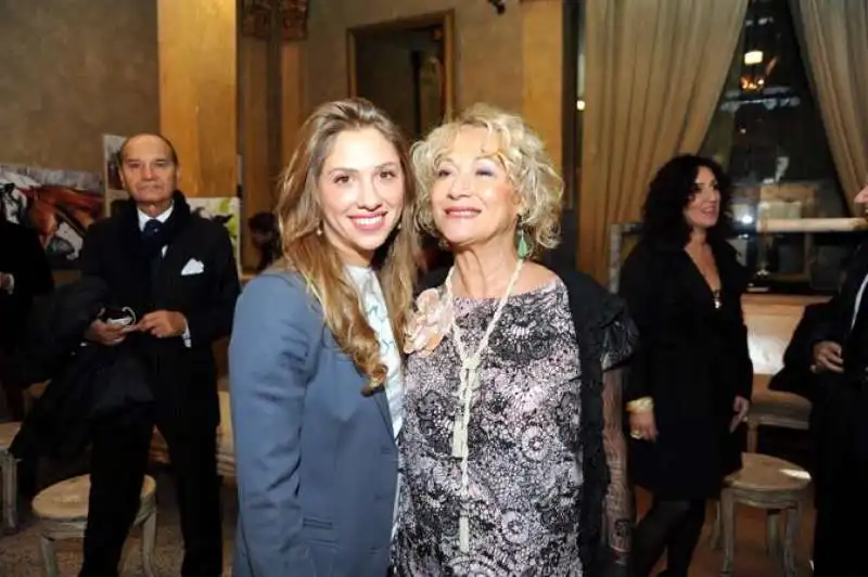 ANTONELLA COSTANZO CON LA FIGLIA NICOLE BERLUSCONI