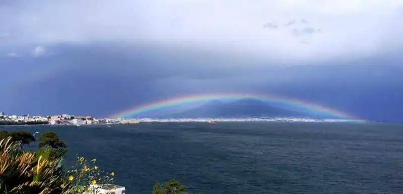 ARCOBALENO VESUVIO