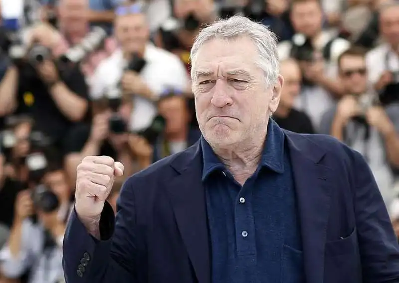 DE NIRO