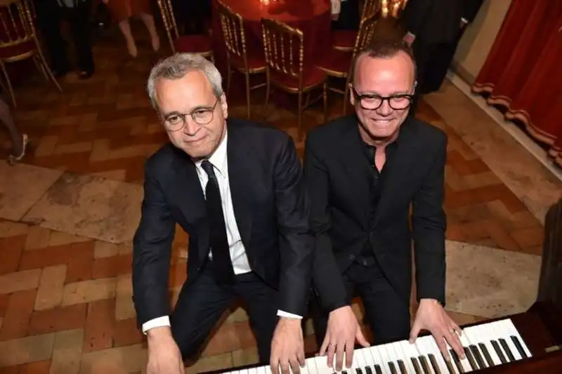 enrico mentana e gigi d alessio al pianoforte