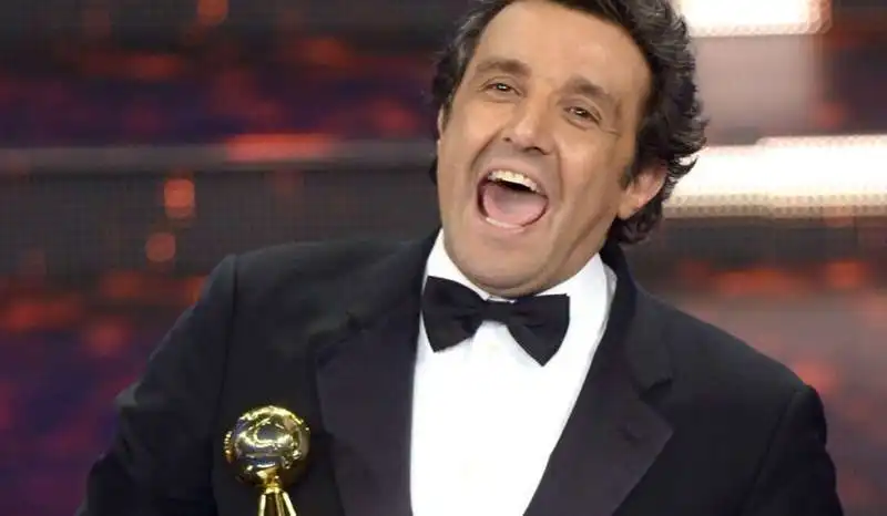 FLAVIO INSINNA AL PREMIO TV