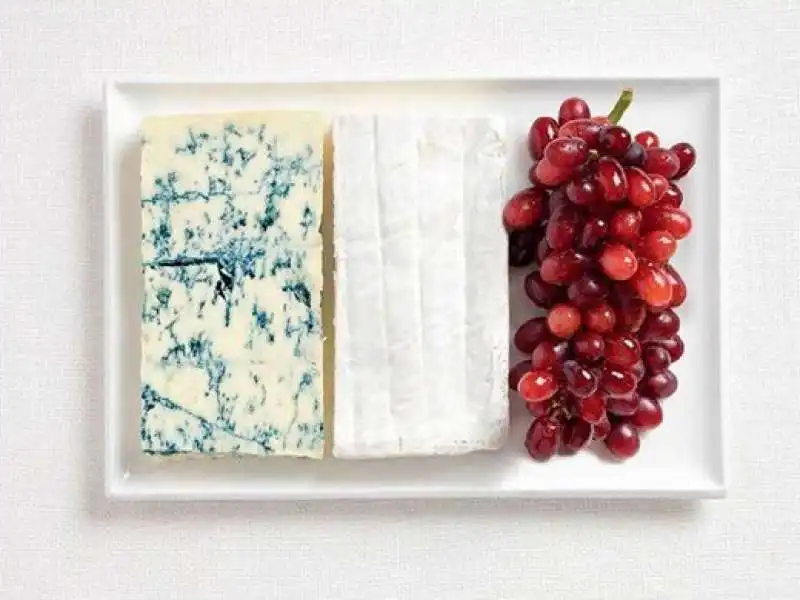 francia - roquefort brie e uva