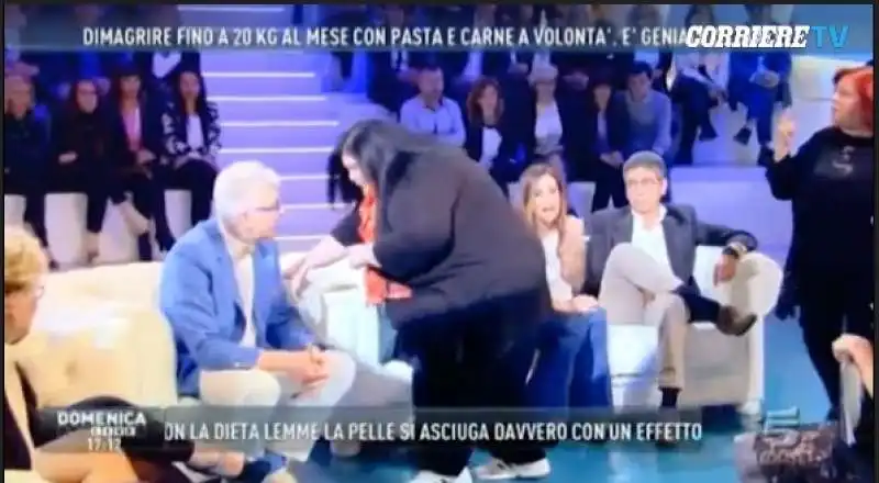 il dietologo lemme preso a schiaffi a domenica live 3