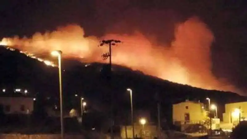 INCENDIO A PANTELLERIA