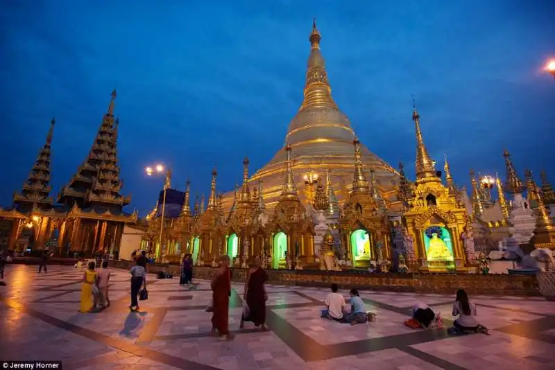 la pagoda di shwedagon