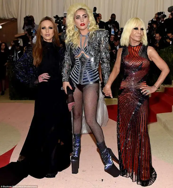 lady gaga versace e aleegra