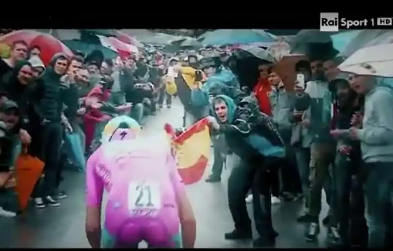 LO SPOT DEL GIRO D ITALIA CHE FA ARRABBIARE I MOTOCICLISTI