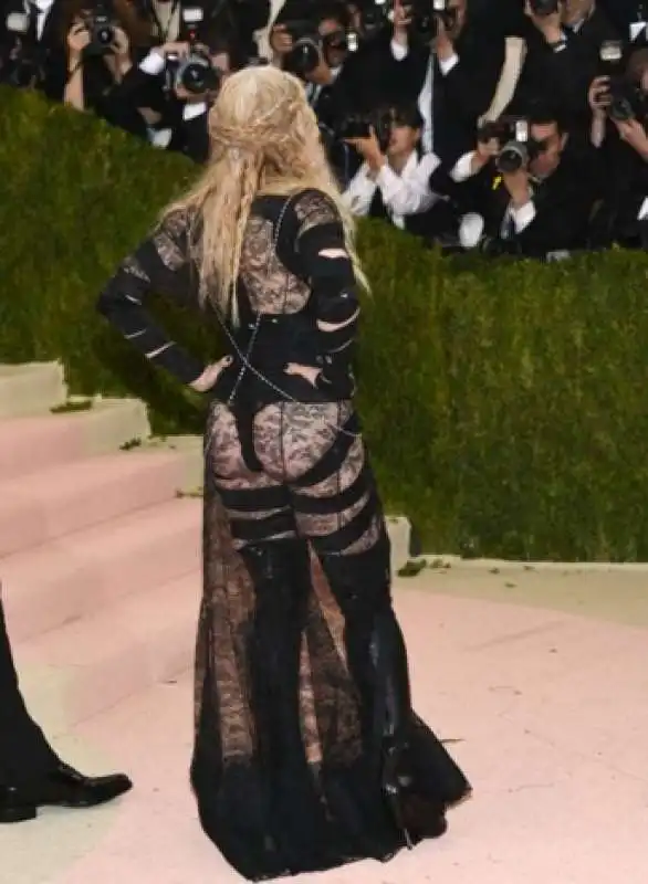 madonna al met gala  12