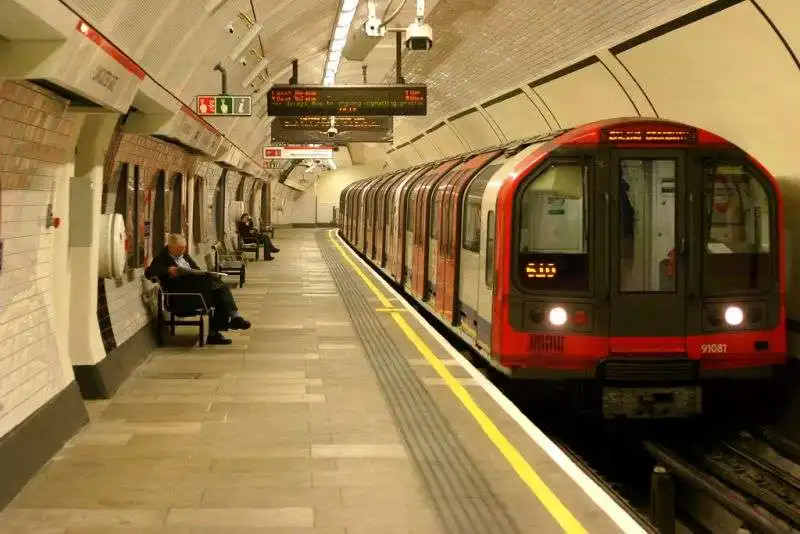 METROPOLITANA LONDRA 