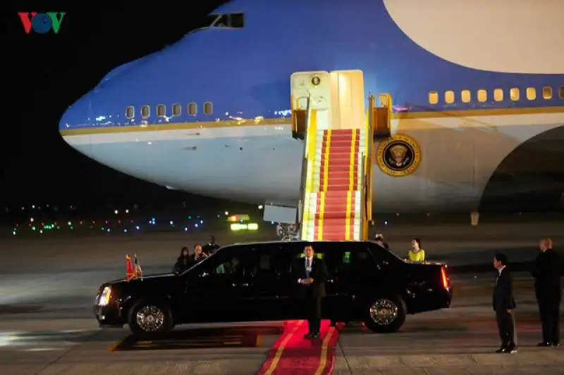 OBAMA IN VIETNAM 8