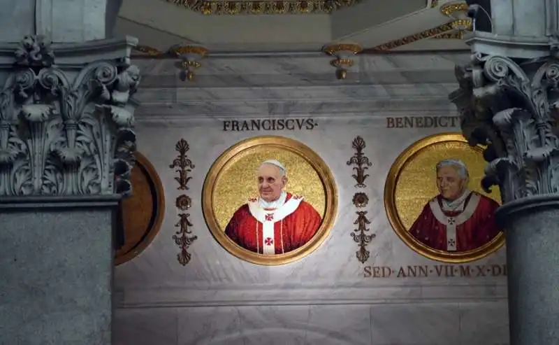 papa francesco e papa benedetto xi