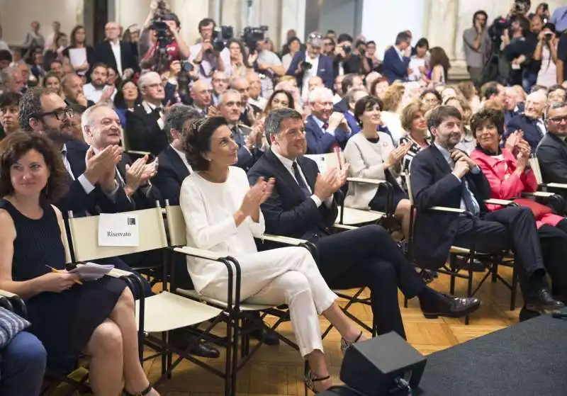 Renzi all'inaugurazione della Biennale h