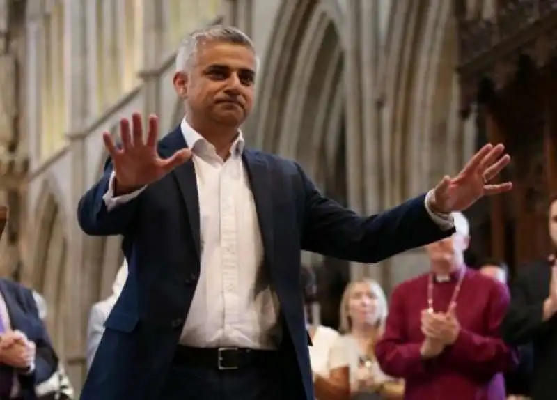 SADIQ KHAN NELLA CATTEDRALE CRISTIANA DI SOUTHWARK