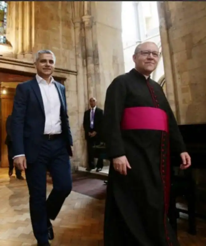 SADIQ KHAN NELLA CATTEDRALE CRISTIANA DI SOUTHWARK