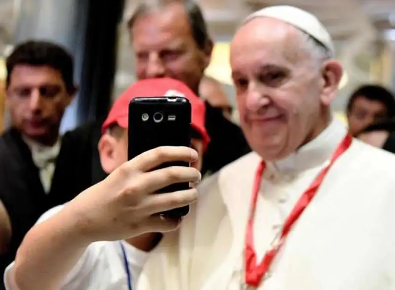 SELFIE CON PAPA BERGOGLIO  