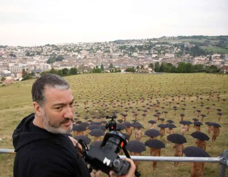 spencer tunick organizza il suo progetto