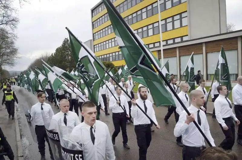 SVEZIA NAZISTI IN MARCIA