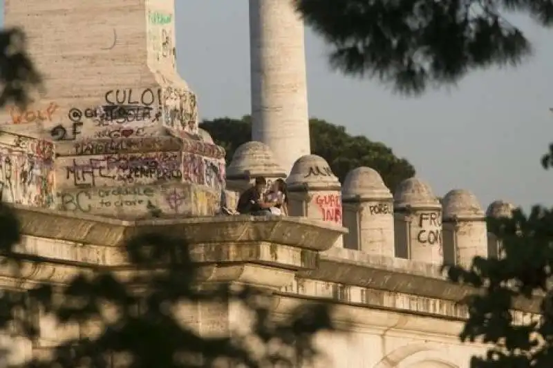 adolescenti sul ponte delle aquile  7