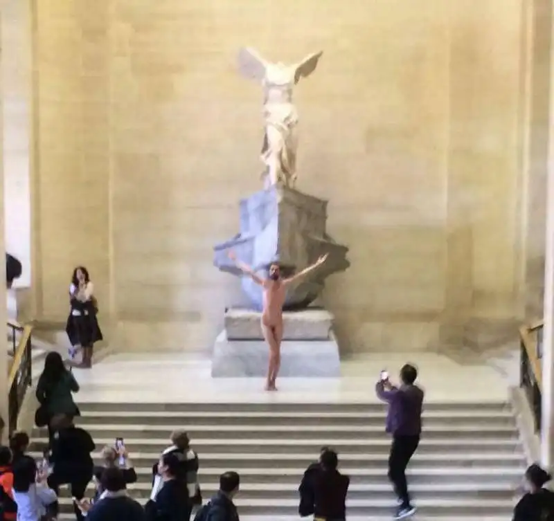 adrian pino  olivera nudo al louvre